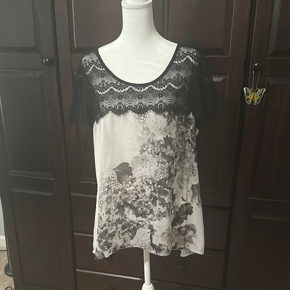 Studio Y Multicolored Lace Blouse